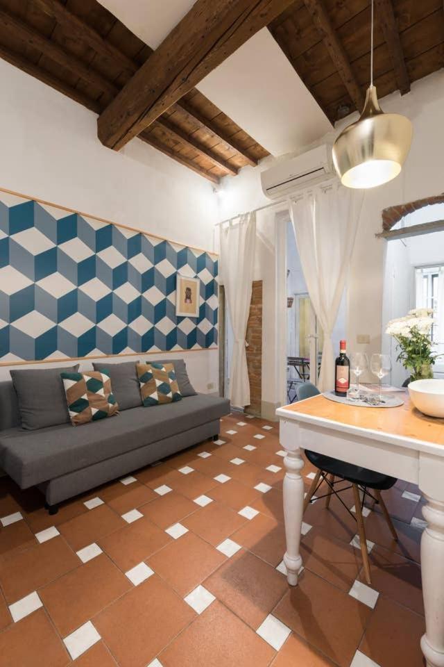 F4 - Santa Croce One Bedroom Flat 2 To 4 Guests フィレンツェ エクステリア 写真