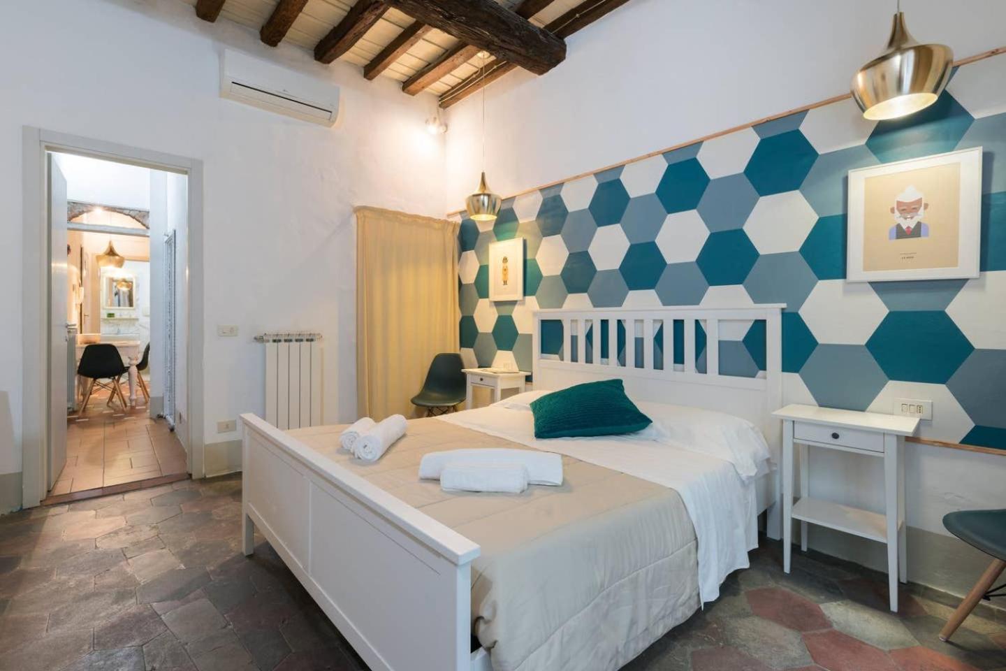 F4 - Santa Croce One Bedroom Flat 2 To 4 Guests フィレンツェ エクステリア 写真