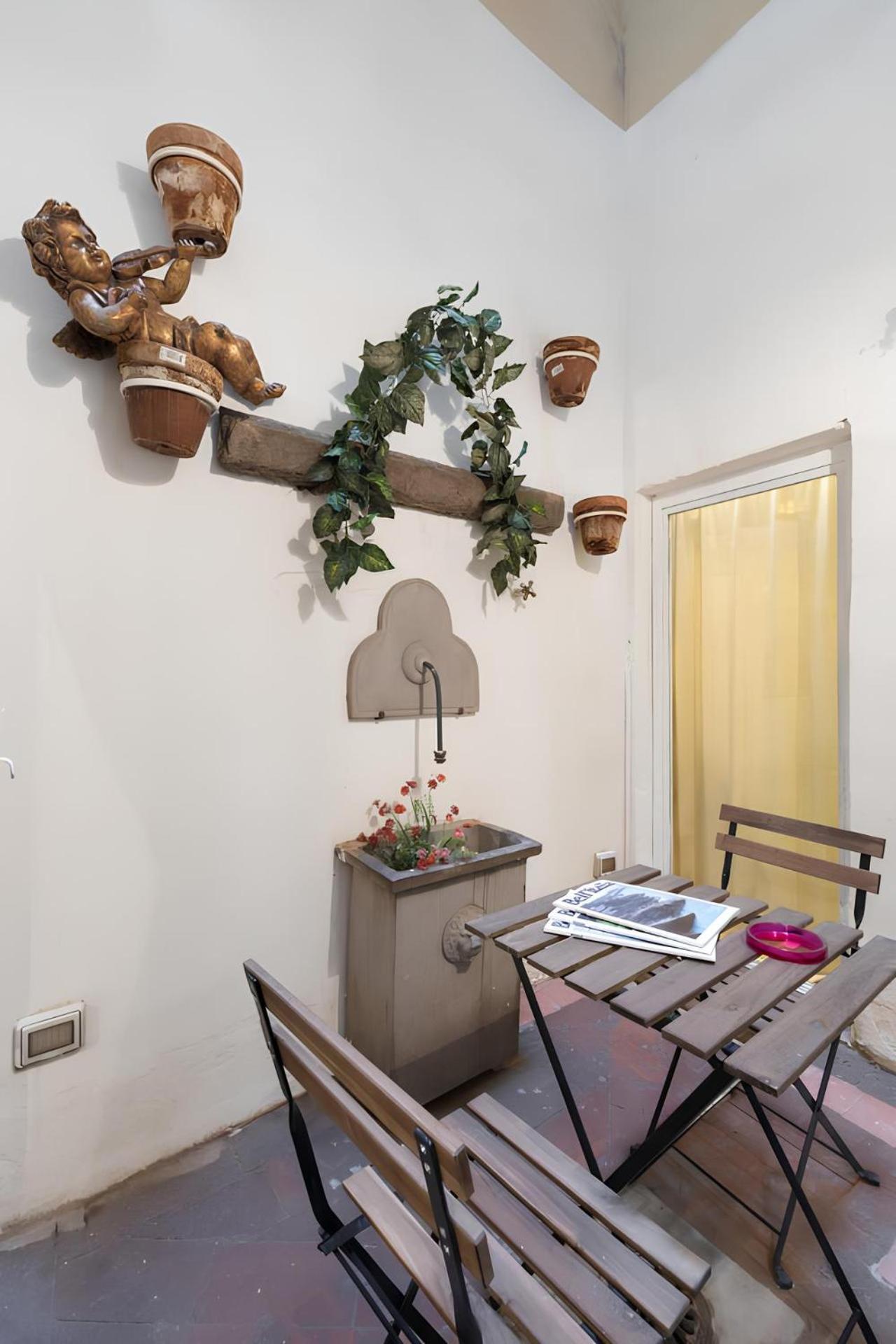 F4 - Santa Croce One Bedroom Flat 2 To 4 Guests フィレンツェ エクステリア 写真